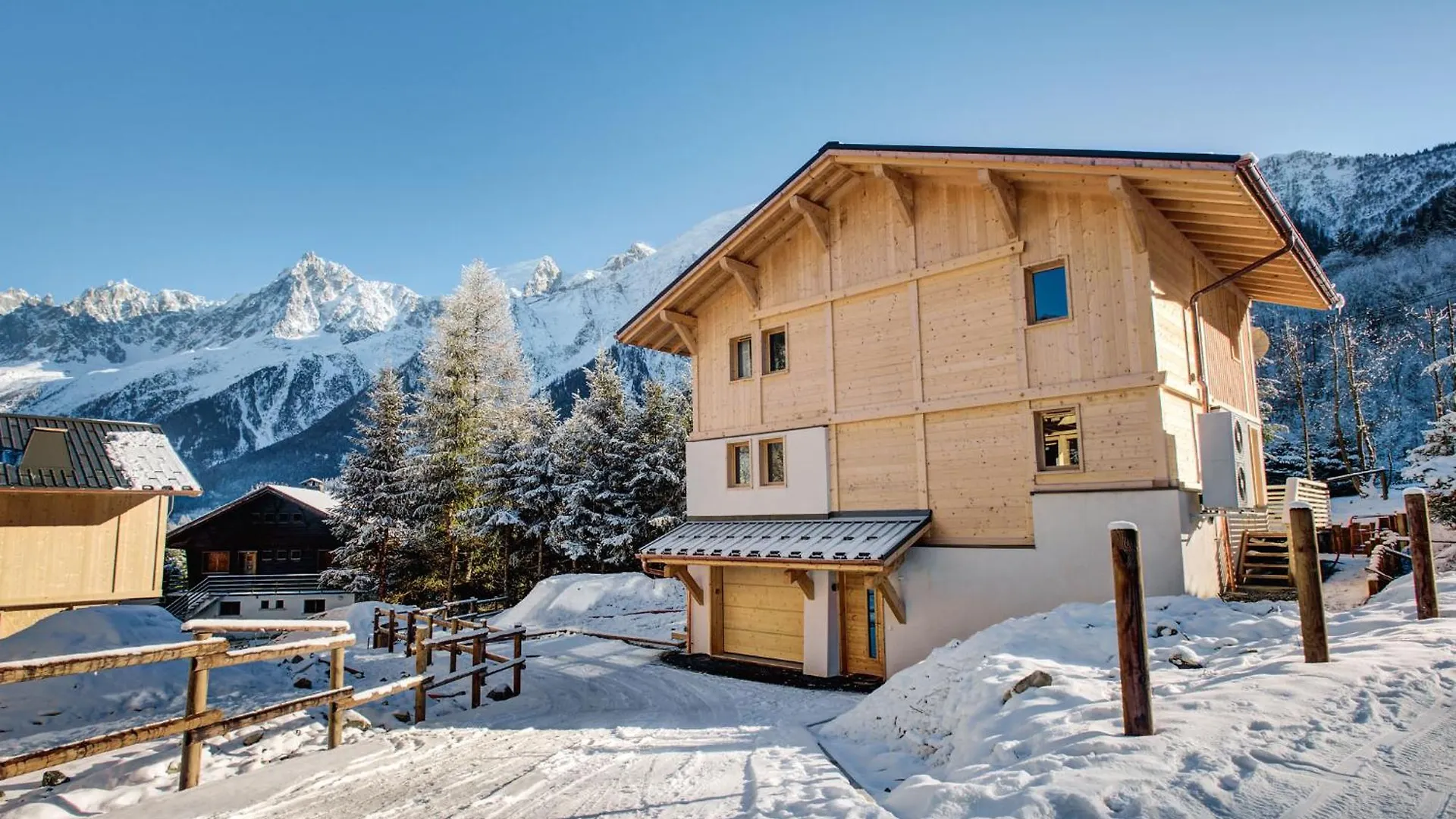 Chalet Belle Des Neiges - Alpes Travel - Sleeps 9 Les Houches